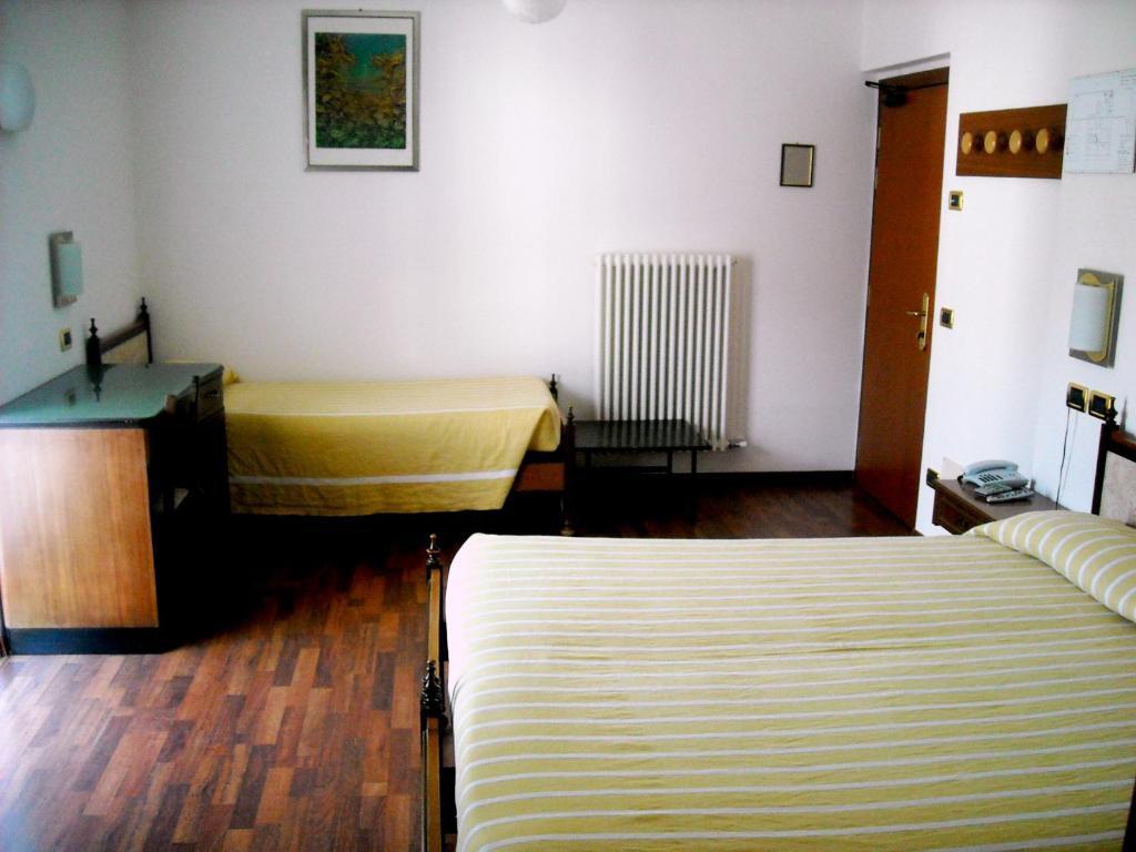 Hotel Faedo Pineta חדר תמונה